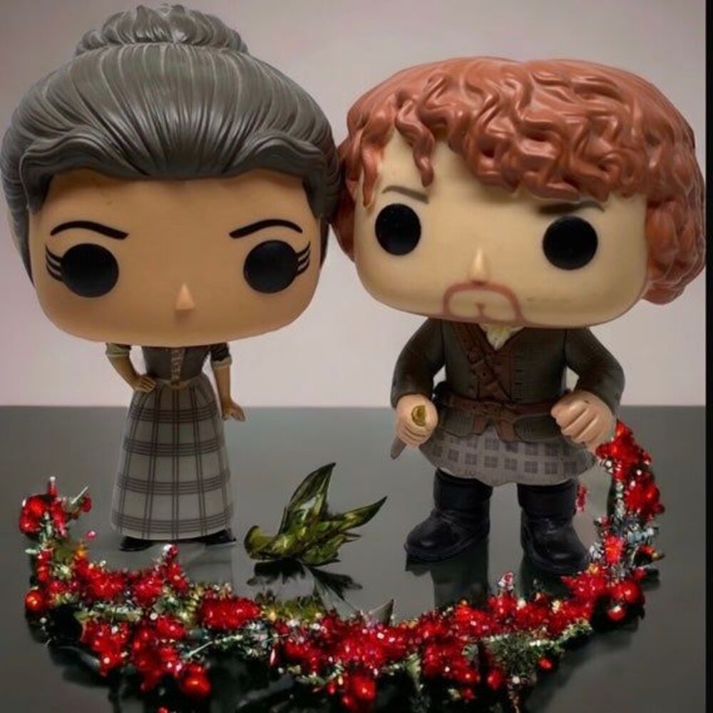 Funko Pop! Outlander #250 Claire Randall & #251 Jamie Fraser (2015) No Boxes